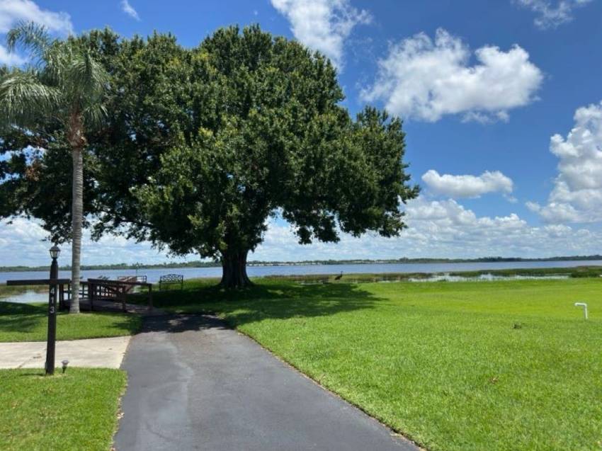 341 Sioux Drive a Winter Haven, FL Mobile or Manufactured Home for Sale